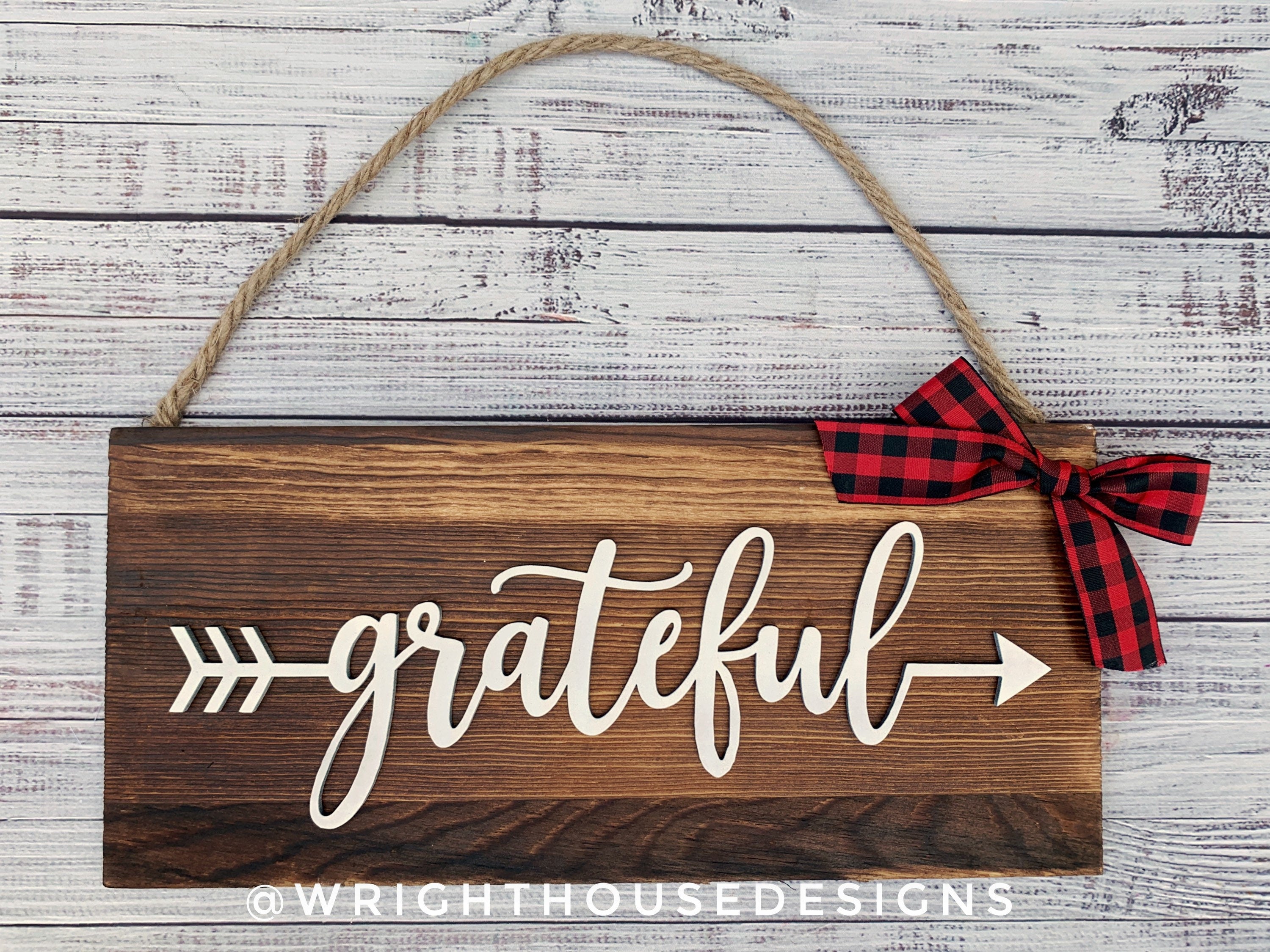 Grateful Arrow Word Art - Rustic Farmhouse - Reclaimed Pallet Plank Board Sign - Wooden Wall Art - Bookshelf Decor and She Shed Signs