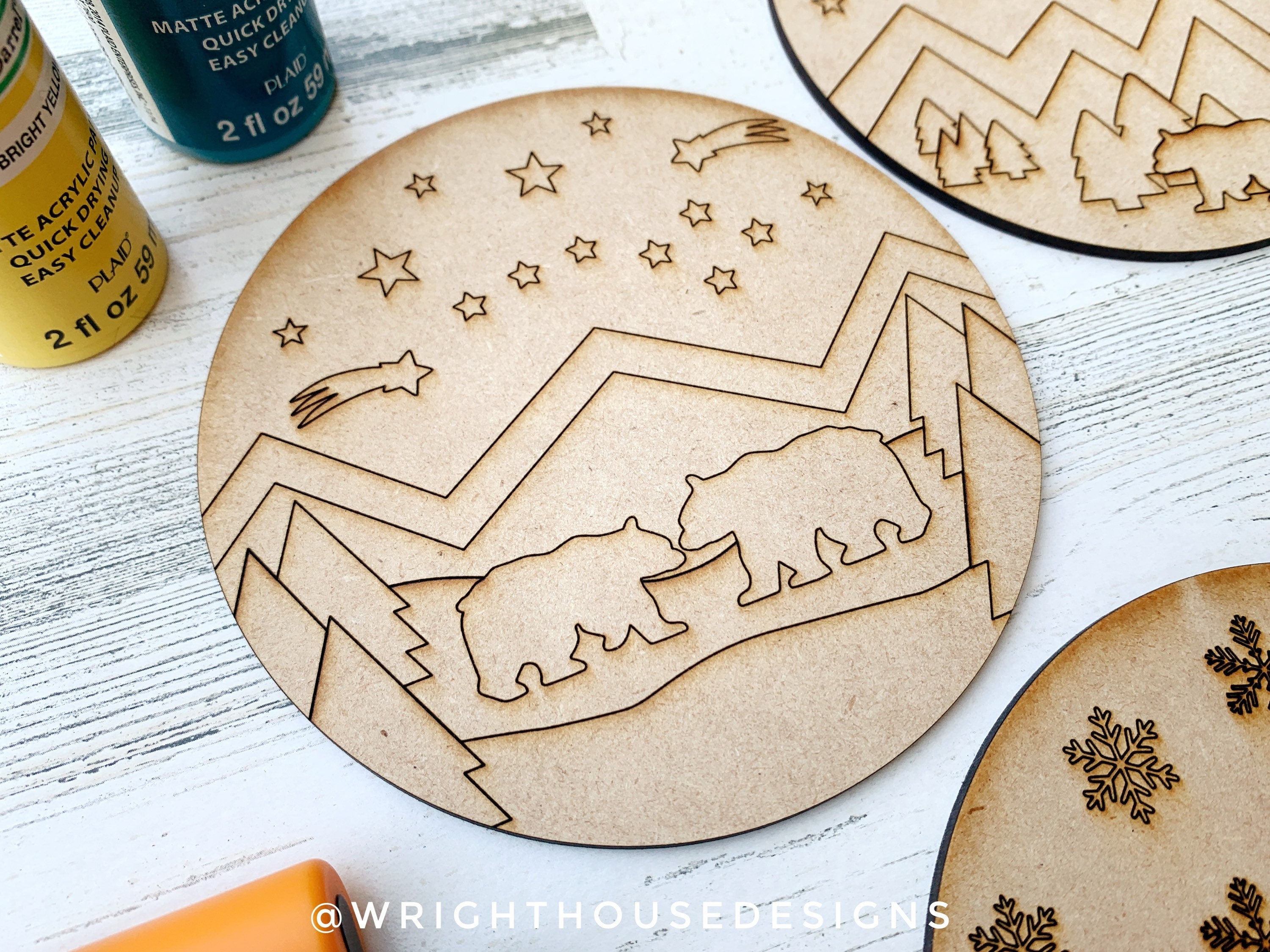 Winter Lovers Snowy Day DIY Color Craft Bundle - Scored Coloring Round for Art Projects - Paint Party Craft
