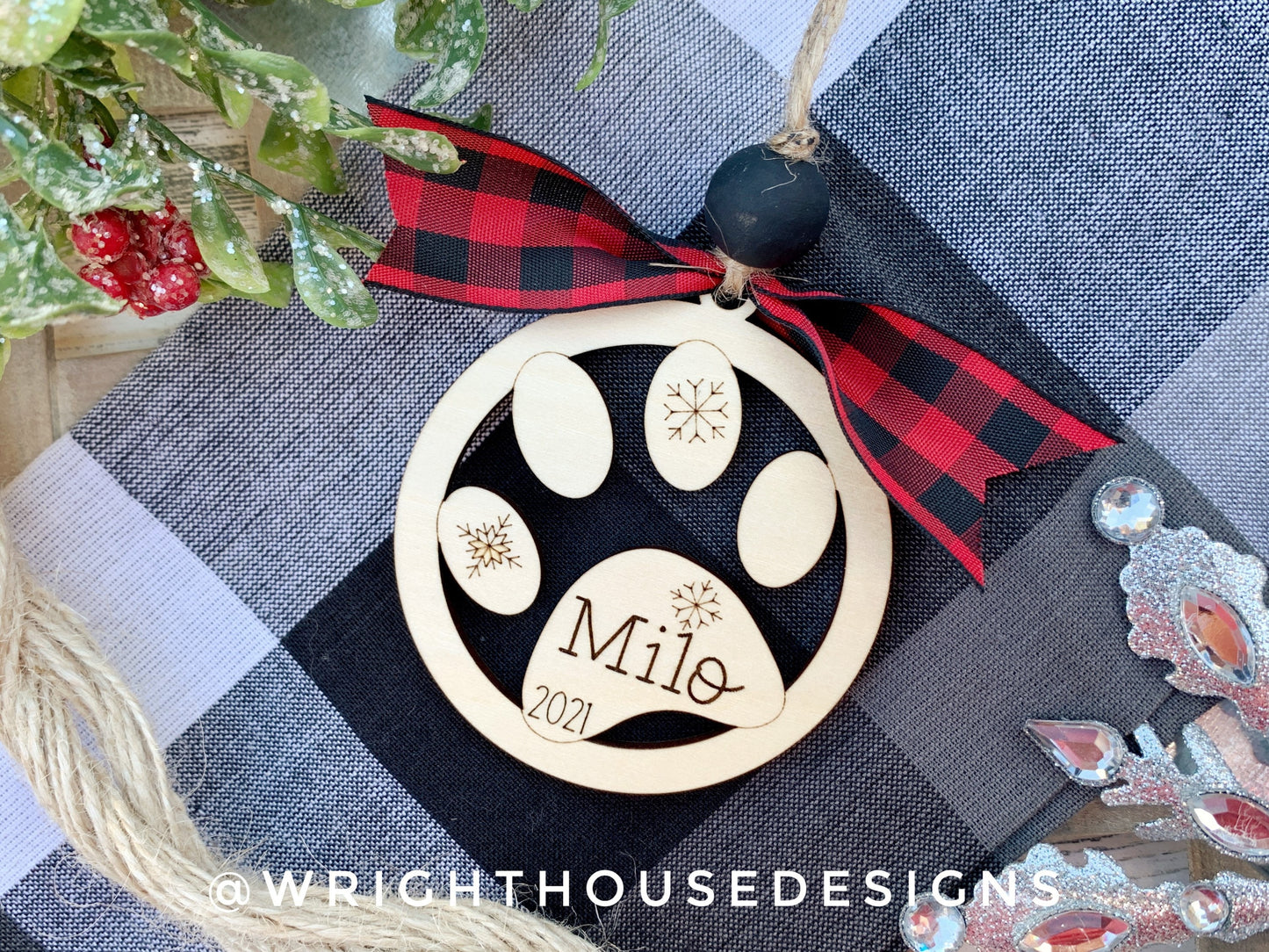 Pet Paw Christmas Tree Ornament - Personalized Cat and Dog Yearly Ornament - Fur Baby Pet Memorial Ornament - Gift For Animal Lovers